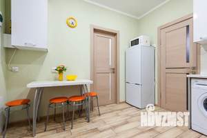 Дом 35м&sup2;, 3-этажный, посуточно, 