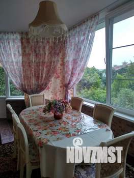 Дом 320м&sup2;, 2-этажный, посуточно, 