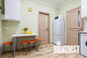Дом 35м&sup2;, 3-этажный, посуточно, 