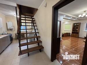 Дом 180м&sup2;, 2-этажный, участок 10 сот.  