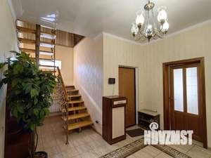 Дом 180м&sup2;, 2-этажный, участок 8 сот.  