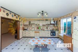 Дом 465м&sup2;, 3-этажный, участок 6 сот.  