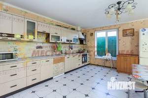 Дом 465м&sup2;, 3-этажный, участок 6 сот.  