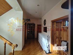 Дом 350м&sup2;, 3-этажный, участок 8 сот.  