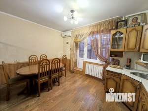 Дом 90м&sup2;, 2-этажный, участок 4 сот.  