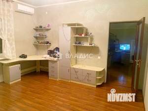 Дом 208м&sup2;, 2-этажный, участок 6 сот.  