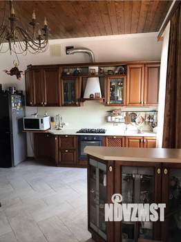 Дом 450м&sup2;, 3-этажный, участок 8 сот.  