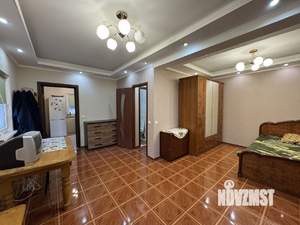 Дом 180м&sup2;, 2-этажный, участок 10 сот.  