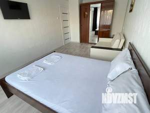 1-к квартира, посуточно, 32м2, 4/5 этаж
