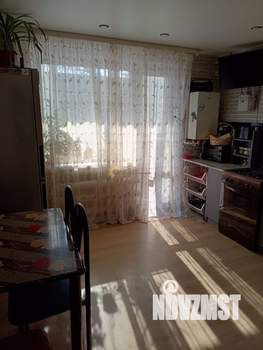 2-к квартира, вторичка, 57м2, 1/4 этаж