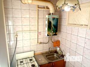 2-к квартира, вторичка, 42м2, 1/4 этаж