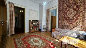 4-к квартира, вторичка, 81м2, 1/1 этаж