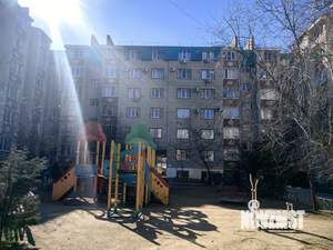 2-к квартира, вторичка, 79м2, 1/6 этаж